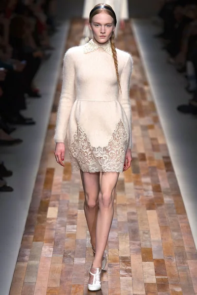 Look 12